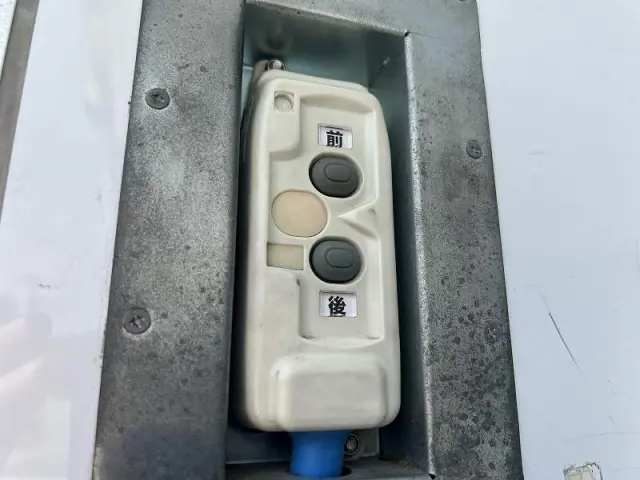 いすゞ エルフ 2RG-NPR88YN(2WD)の写真22