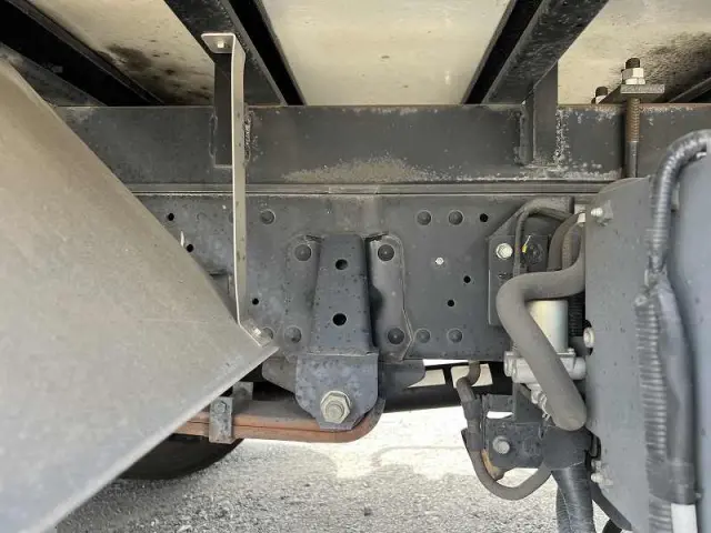 いすゞ エルフ 2RG-NPR88YN(2WD)の写真24