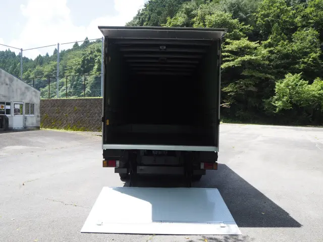 いすゞ エルフ 2RG-NPR88YN(2WD)の写真24