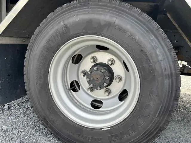 いすゞ エルフ 2RG-NPR88YN(2WD)の写真26