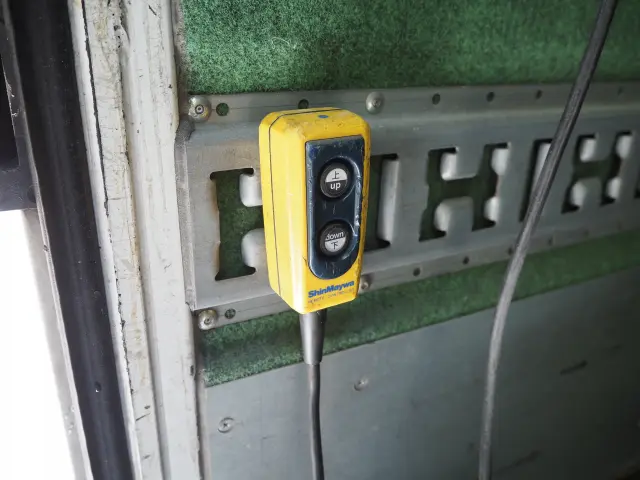 いすゞ エルフ 2RG-NPR88YN(2WD)の写真28