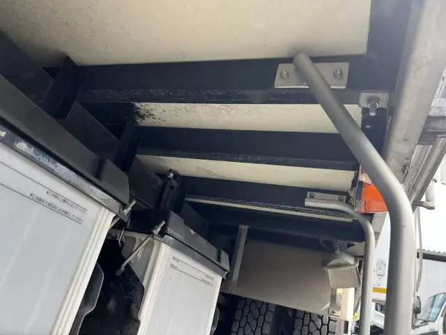 いすゞ エルフ 2RG-NPR88YN(2WD)の写真31