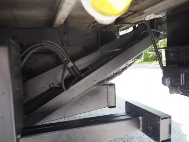 いすゞ エルフ 2RG-NPR88YN(2WD)の写真31