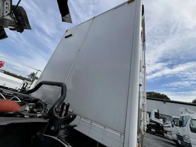 いすゞ エルフ 2RG-NPR88YN(2WD)の写真36