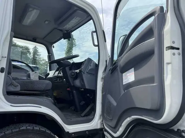 いすゞ エルフ 2RG-NPR88YN(2WD)の写真41