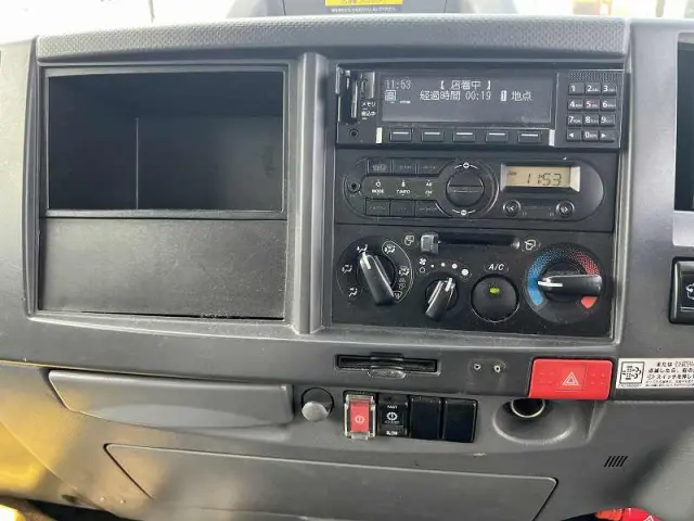 いすゞ エルフ 2RG-NPR88YN(2WD)の写真43