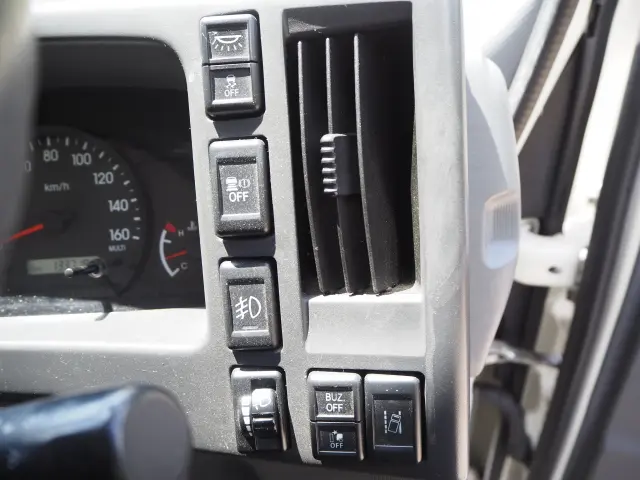 いすゞ エルフ 2RG-NPR88YN(2WD)の写真48