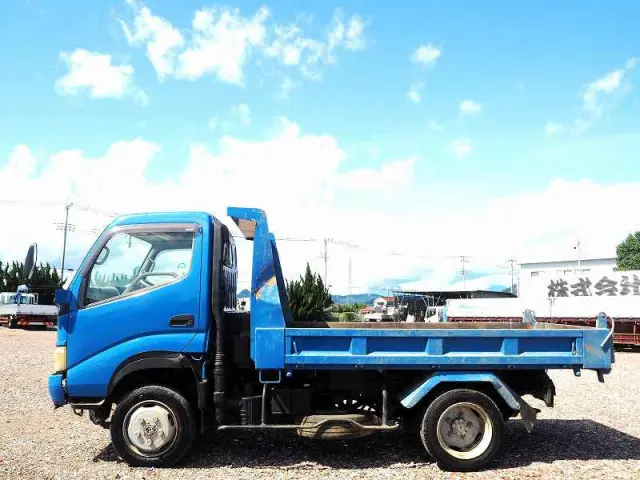 トヨタ ダイナ KK-XZU362A(4WD)の写真2