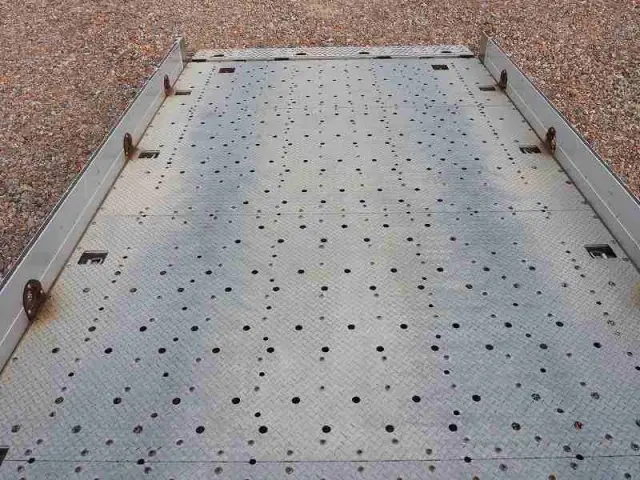 いすゞ フォワード TKG-FRR90S2(2WD)の写真21