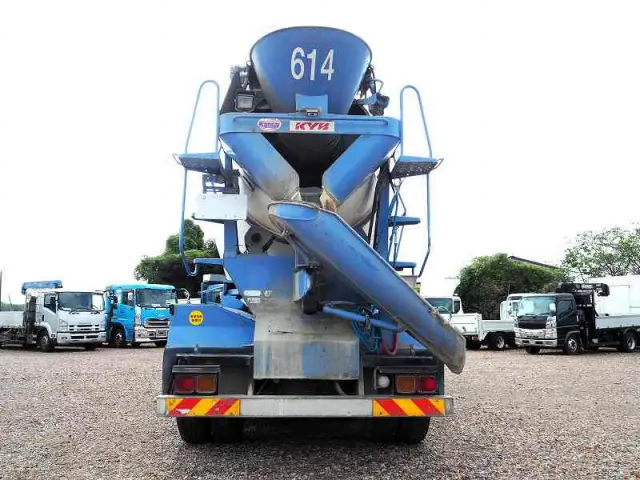 いすゞ ギガ QKG-CXZ77AT(6x4)の写真4