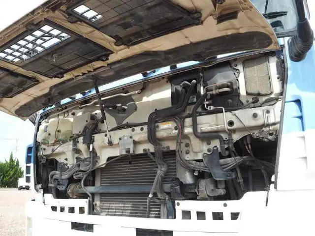 いすゞ ギガ QKG-CXZ77AT(6x4)の写真9