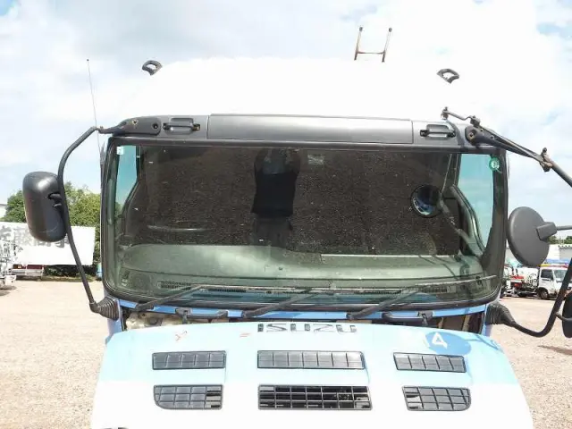 いすゞ ギガ QKG-CXZ77AT(6x4)の写真11