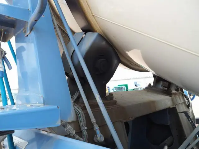 いすゞ ギガ QKG-CXZ77AT(6x4)の写真25