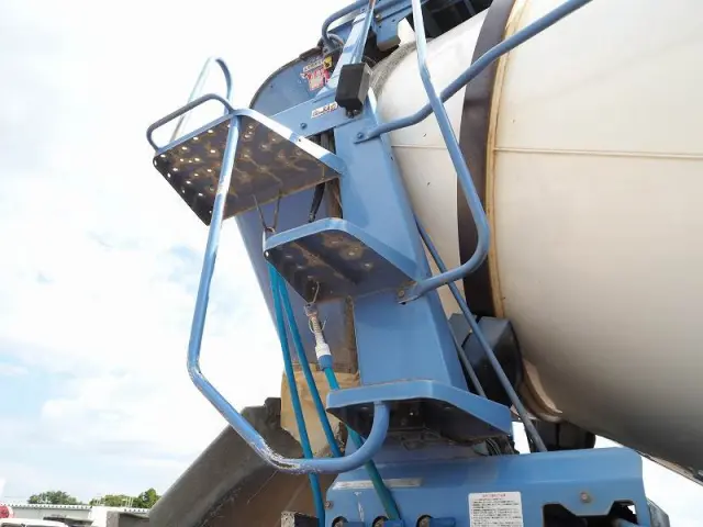 いすゞ ギガ QKG-CXZ77AT(6x4)の写真27