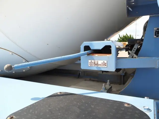 いすゞ ギガ QKG-CXZ77AT(6x4)の写真33