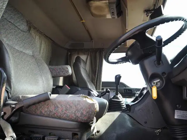 いすゞ ギガ QKG-CXZ77AT(6x4)の写真41