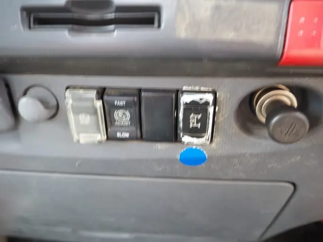 いすゞ エルフ SKG-NPR85YN(2WD)の写真46