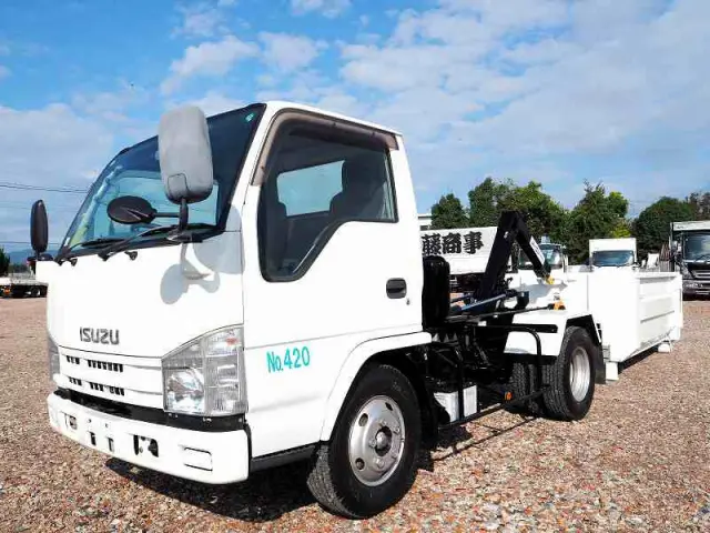 いすゞ エルフ BDG-NKR85N(2WD)の写真1