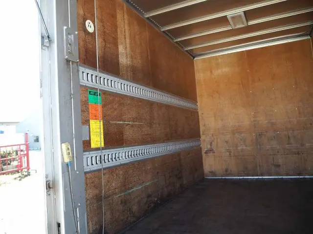 いすゞ エルフ TRG-NMR85AN(2WD)の写真21