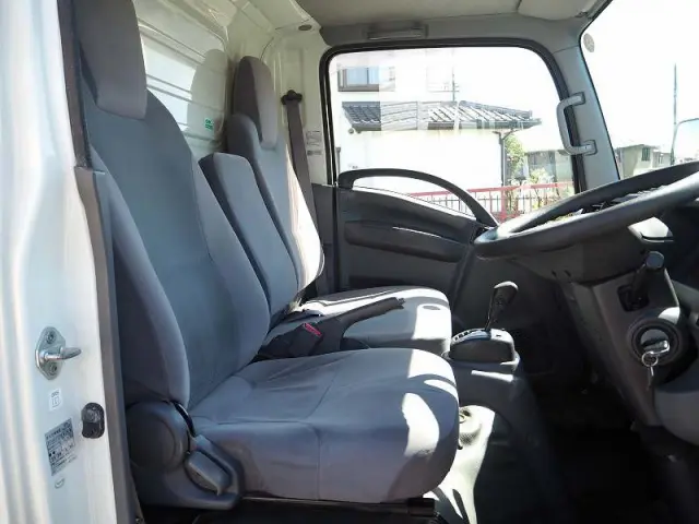 いすゞ エルフ TRG-NMR85AN(2WD)の写真38