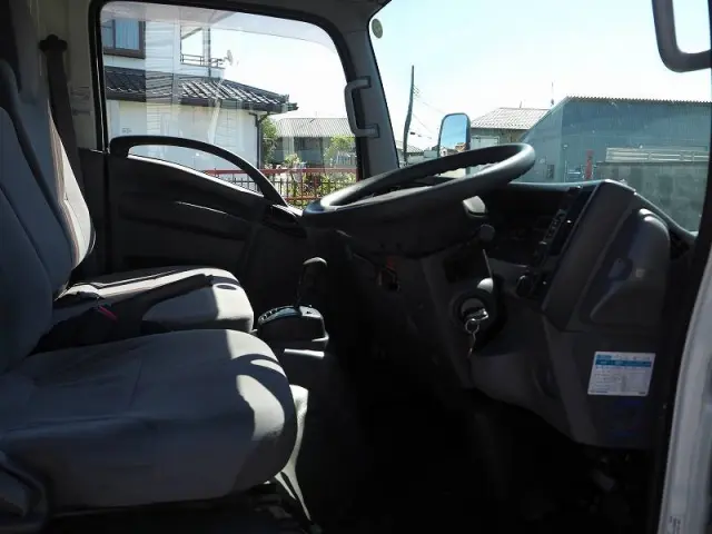 いすゞ エルフ TRG-NMR85AN(2WD)の写真40