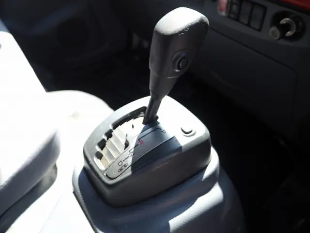 いすゞ エルフ TRG-NMR85AN(2WD)の写真41