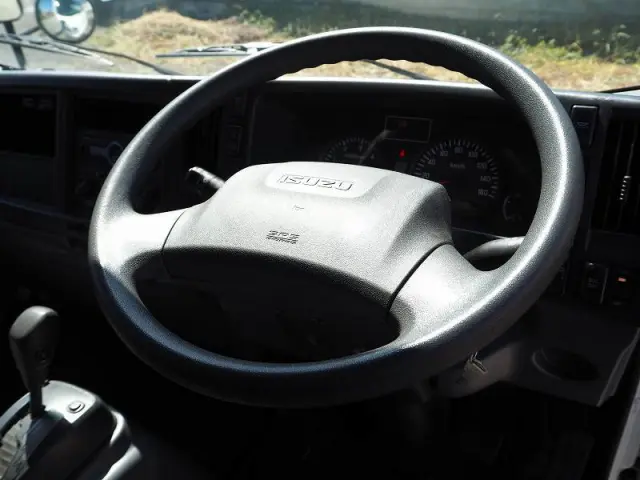 いすゞ エルフ TRG-NMR85AN(2WD)の写真42