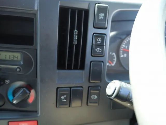 いすゞ エルフ TRG-NMR85AN(2WD)の写真46