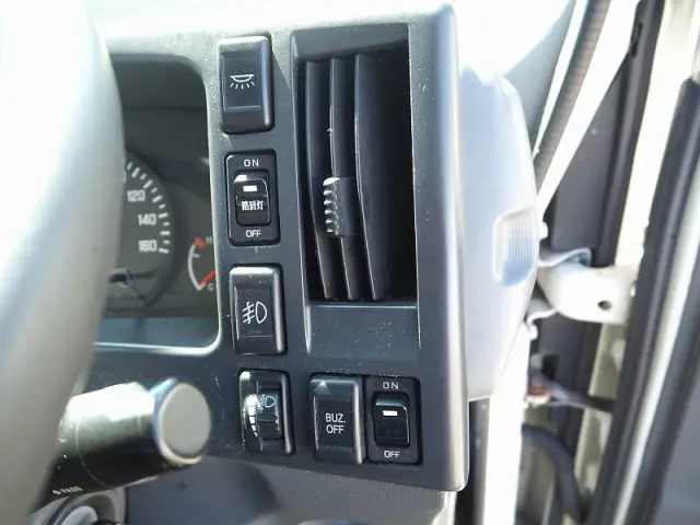 いすゞ エルフ TRG-NMR85AN(2WD)の写真47