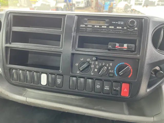 日野 デュトロ TKG-XZU700X(2WD)の写真42