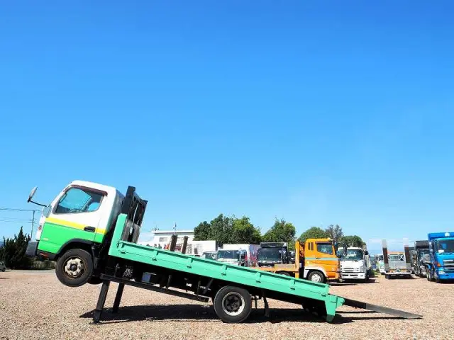 三菱 キャンター TPG-FEB90(2WD)の写真2