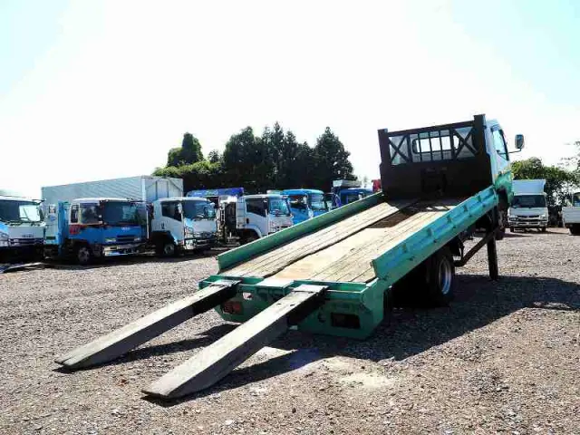 三菱 キャンター TPG-FEB90(2WD)の写真5