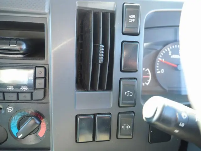 いすゞ エルフ TKG-NPR85YN(2WD)の写真48