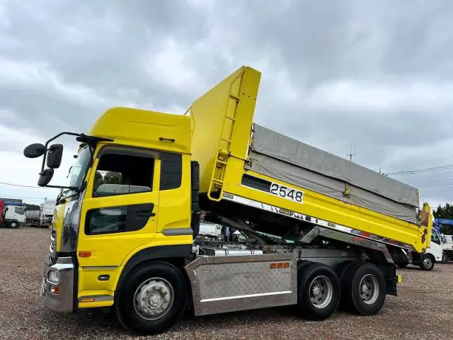 ＵＤ クオン QKG-CW5XL(6x4)の写真3