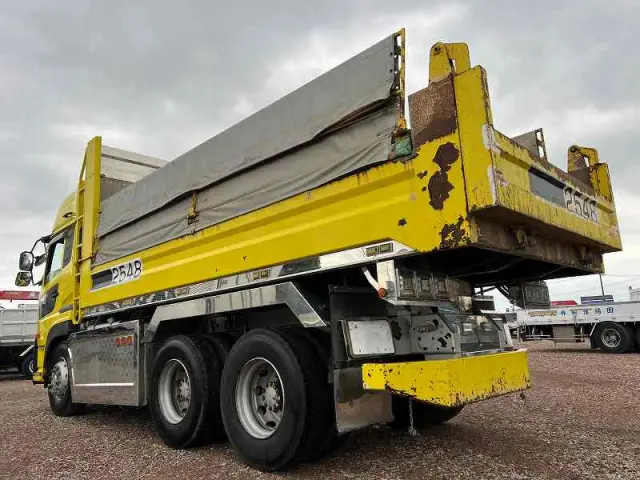 ＵＤ クオン QKG-CW5XL(6x4)の写真11