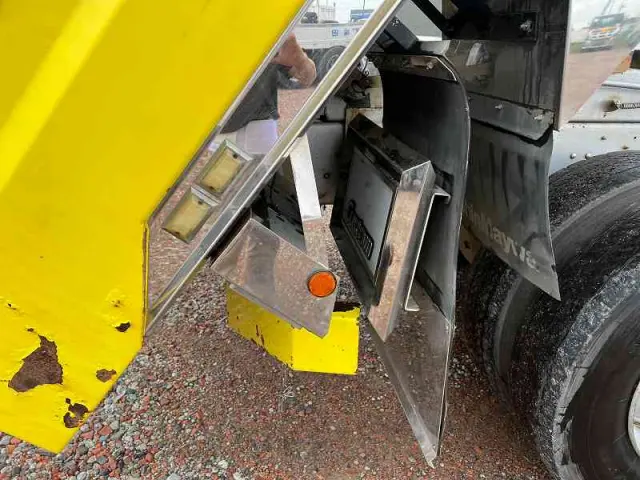 ＵＤ クオン QKG-CW5XL(6x4)の写真27