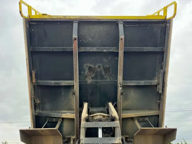 ＵＤ クオン QKG-CW5XL(6x4)の写真33