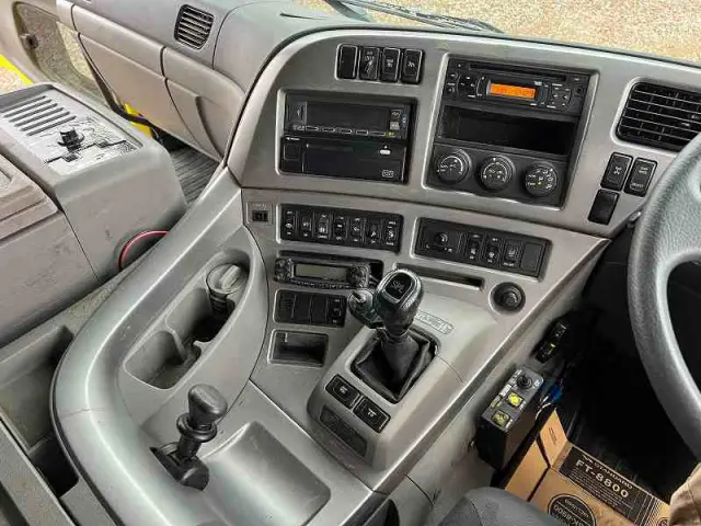 ＵＤ クオン QKG-CW5XL(6x4)の写真47