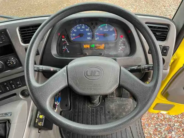 ＵＤ クオン QKG-CW5XL(6x4)の写真49