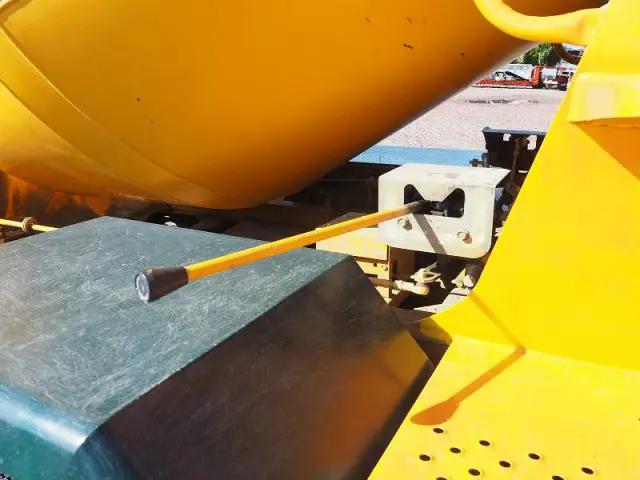 いすゞ フォワード 2PG-FRR90S1(2WD)の写真32