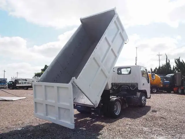 いすゞ エルフ PB-NKS81AN(4WD)の写真13