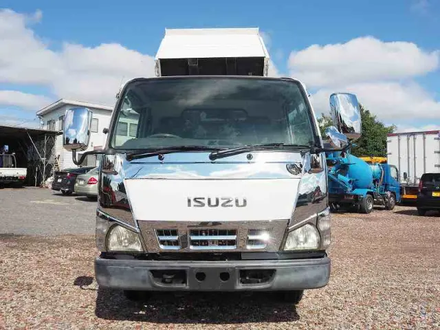 いすゞ エルフ PB-NKS81AN(4WD)の写真16