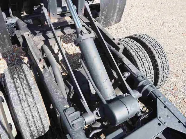 いすゞ エルフ PB-NKS81AN(4WD)の写真23