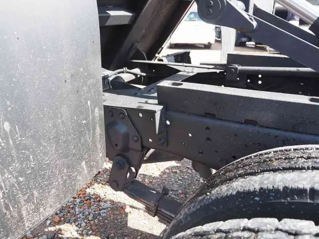 いすゞ エルフ PB-NKS81AN(4WD)の写真27