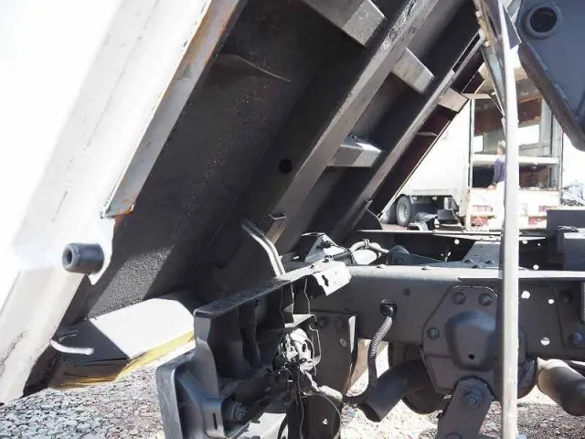 いすゞ エルフ PB-NKS81AN(4WD)の写真29