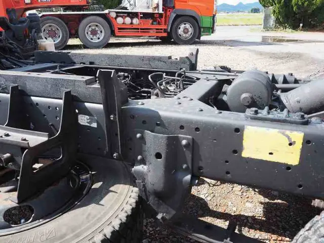 いすゞ エルフ PB-NKS81AN(4WD)の写真36