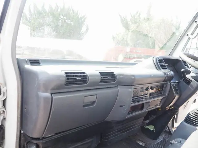 いすゞ エルフ PB-NKS81AN(4WD)の写真43