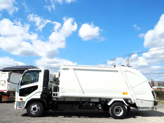 三菱 ファイター 2KG-FK72F(2WD)の写真2