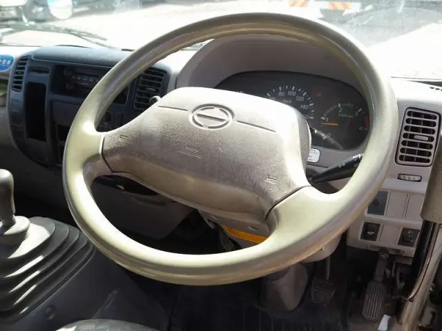 日野 デュトロ BDG-XZU368T(4WD)の写真48