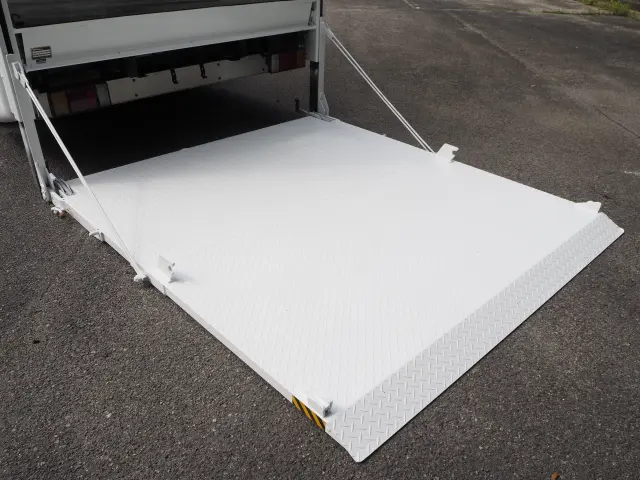 いすゞ エルフ PKG-NPR75N(2WD)の写真9